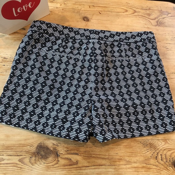 Joe Fresh black & white patterned shorts - Picture 2 of 3